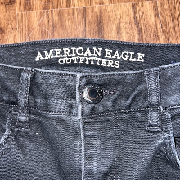 American Eagle Capris - Picture 3 of 5